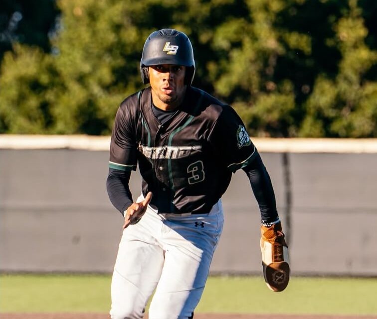 Legends Road Wins Keep Playoff Hopes Alive